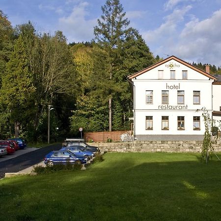 Hotel Epocha Янов над Нисоу Екстериор снимка